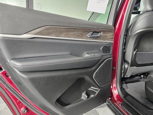 New 2026 Jeep Grand Cherokee L Limited w/ Limited Altitude Package image 32