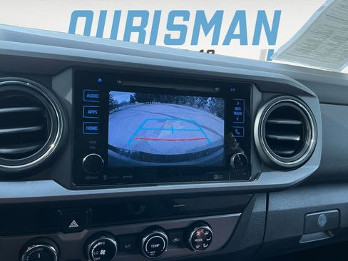 Used 2018 Toyota Tacoma TRD Sport image 20