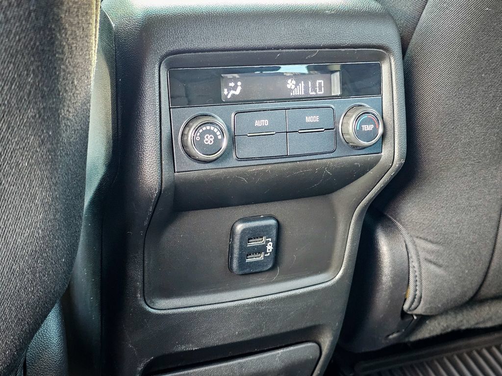 Used 2018 GMC Acadia SLE FWD image 30