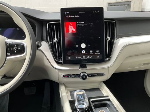 New 2026 Volvo XC60 B5 Ultra w/ Climate Package AWD/4WD image 17