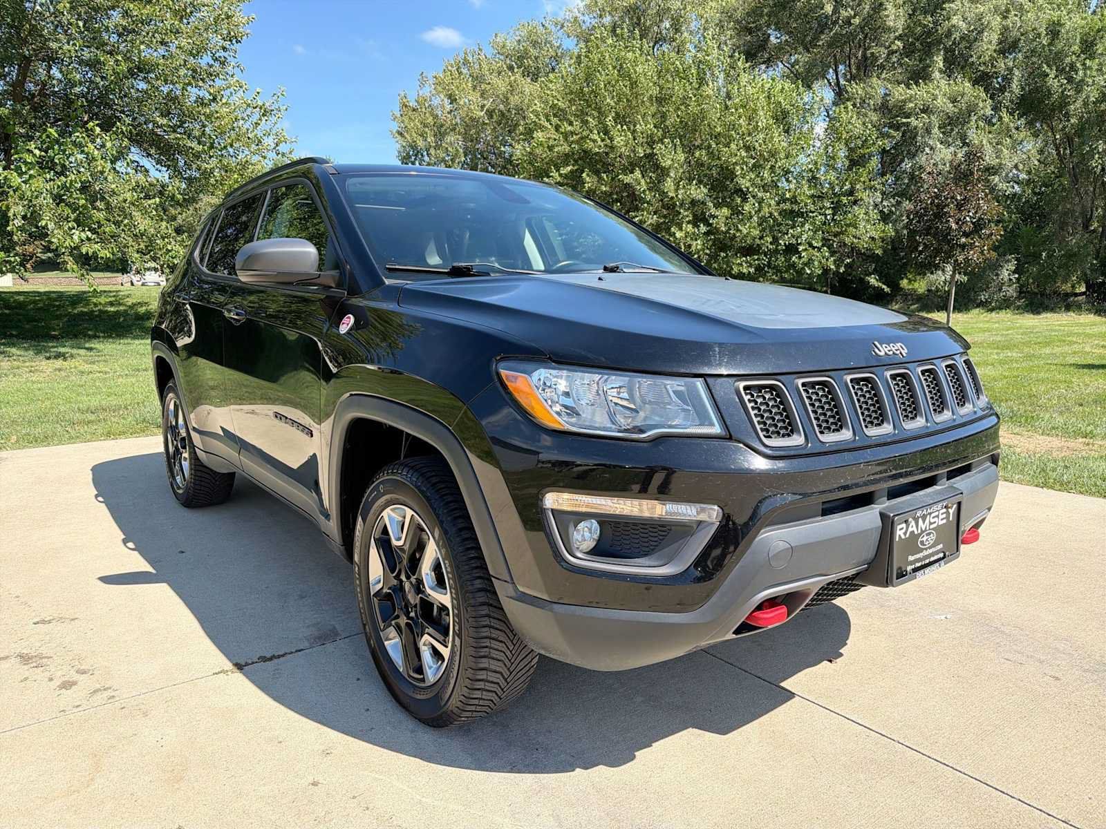 Used 2017 Jeep Compass Trailhawk w/ Leather Interior Group AWD/4WD image 8