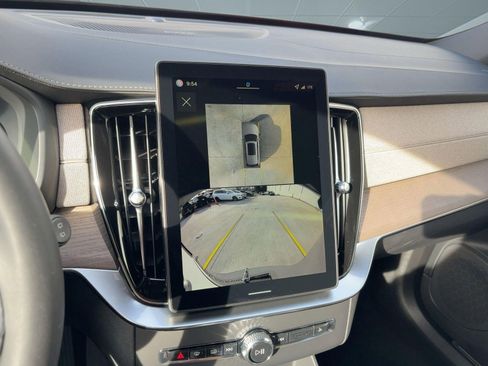 New 2026 Volvo XC90 B6 Plus w/ Protection Package Premier image 24