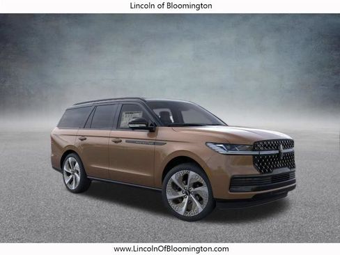 New 2026 Lincoln Navigator Black Label w/ Black Label Special Edition AWD/4WD image 10
