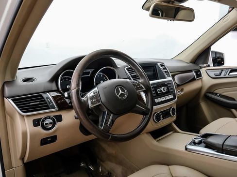 Used 2015 Mercedes-Benz ML 350 4MATIC w/ Premium 1 Package image 3