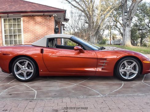 Used 2006 Chevrolet Corvette Convertible w/ Preferred Equipment Group RWD image 18