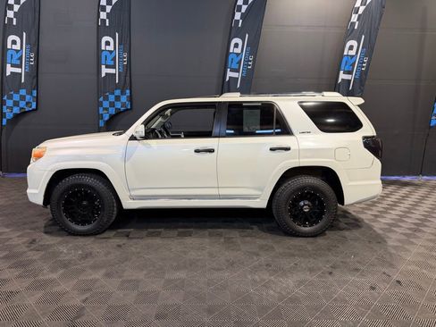 Used 2011 Toyota 4Runner Limited AWD/4WD image 2