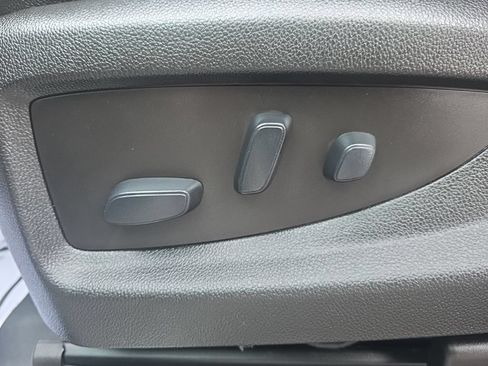 Used 2018 GMC Yukon SLT AWD/4WD image 28