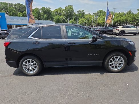 Used 2024 Chevrolet Equinox LT AWD/4WD image 2