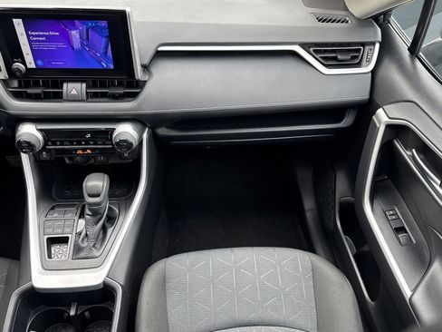 Used 2025 Toyota RAV4 XLE image 29
