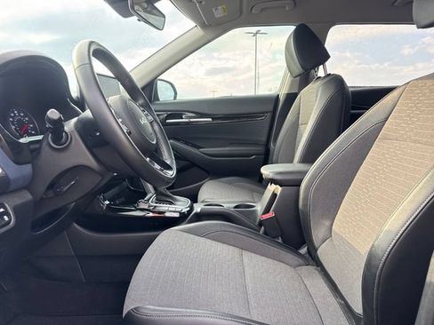 Used 2023 Kia Seltos S w/ Navigation Package FWD image 12