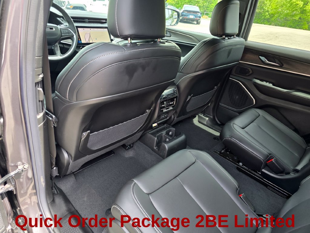 New 2026 Jeep Grand Cherokee L Limited w/ Trailer Tow Package AWD/4WD image 22