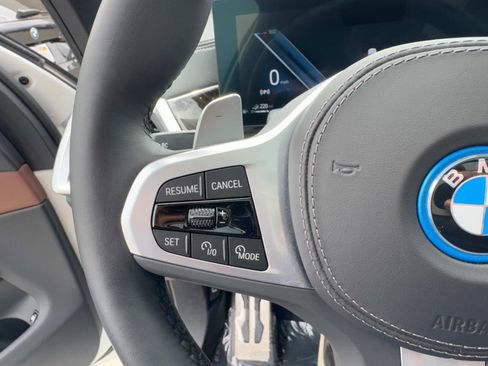 Used 2024 BMW X5 xDrive50e w/ M Sport Package image 19