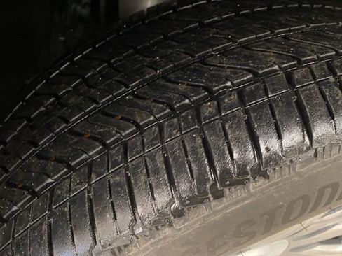 Used 2023 Cadillac Escalade ESV Premium Luxury Platinum image 30