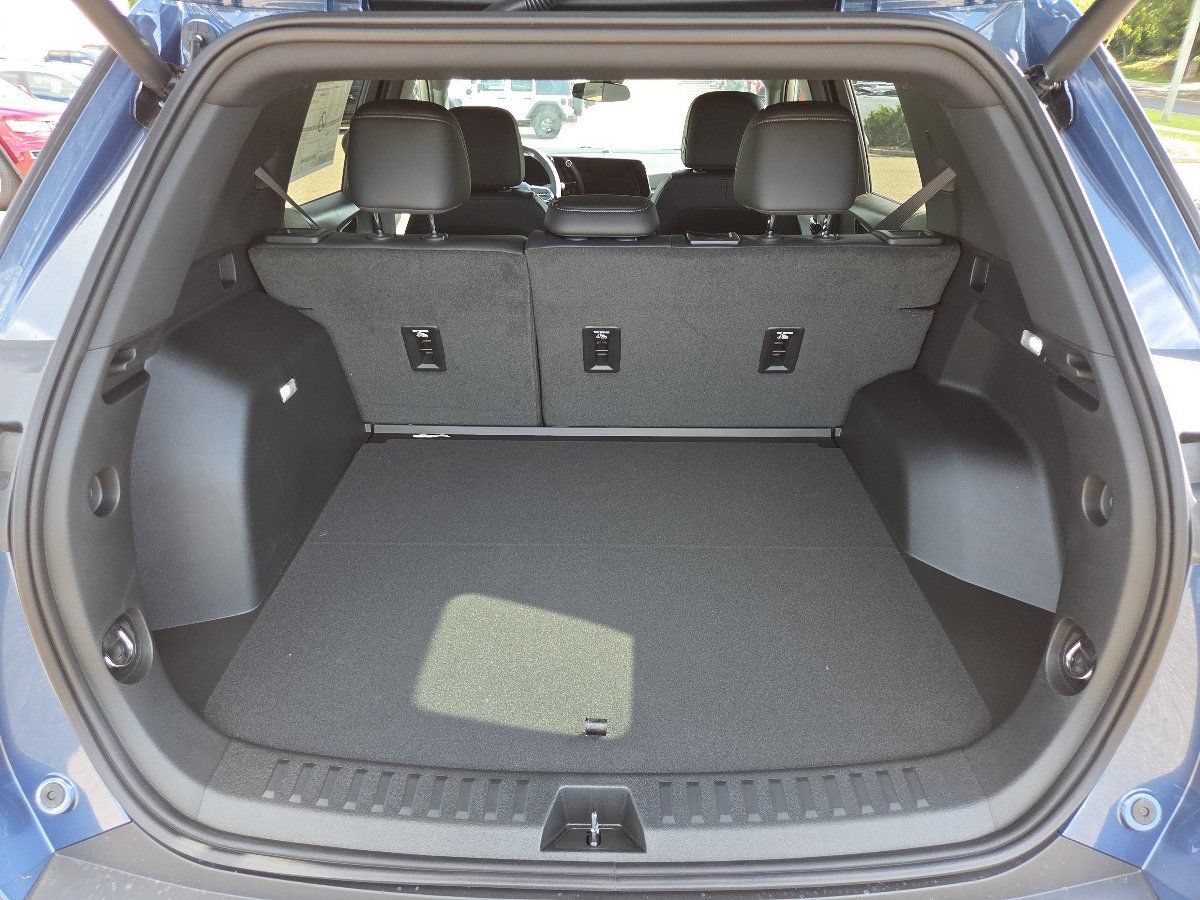 New 2027 Chevrolet Equinox LT w/ Convenience Package II FWD image 23