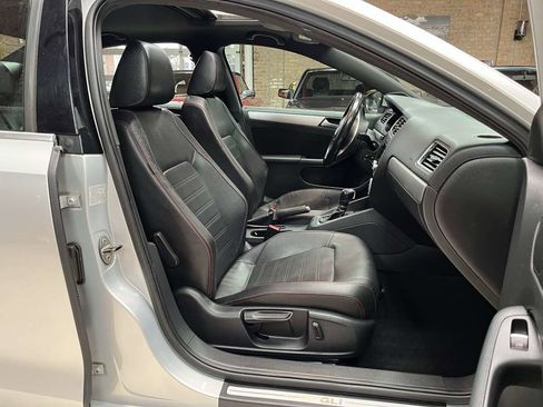 Used 2013 Volkswagen Jetta GLI Autobahn FWD image 25