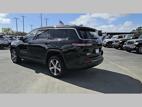 New 2026 Jeep Grand Cherokee L Limited w/ Luxury Tech Group II RWD image 29
