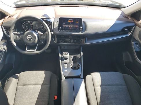 Used 2023 Nissan Rogue SV image 3