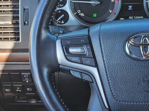 Used 2021 Toyota Land Cruiser image 33