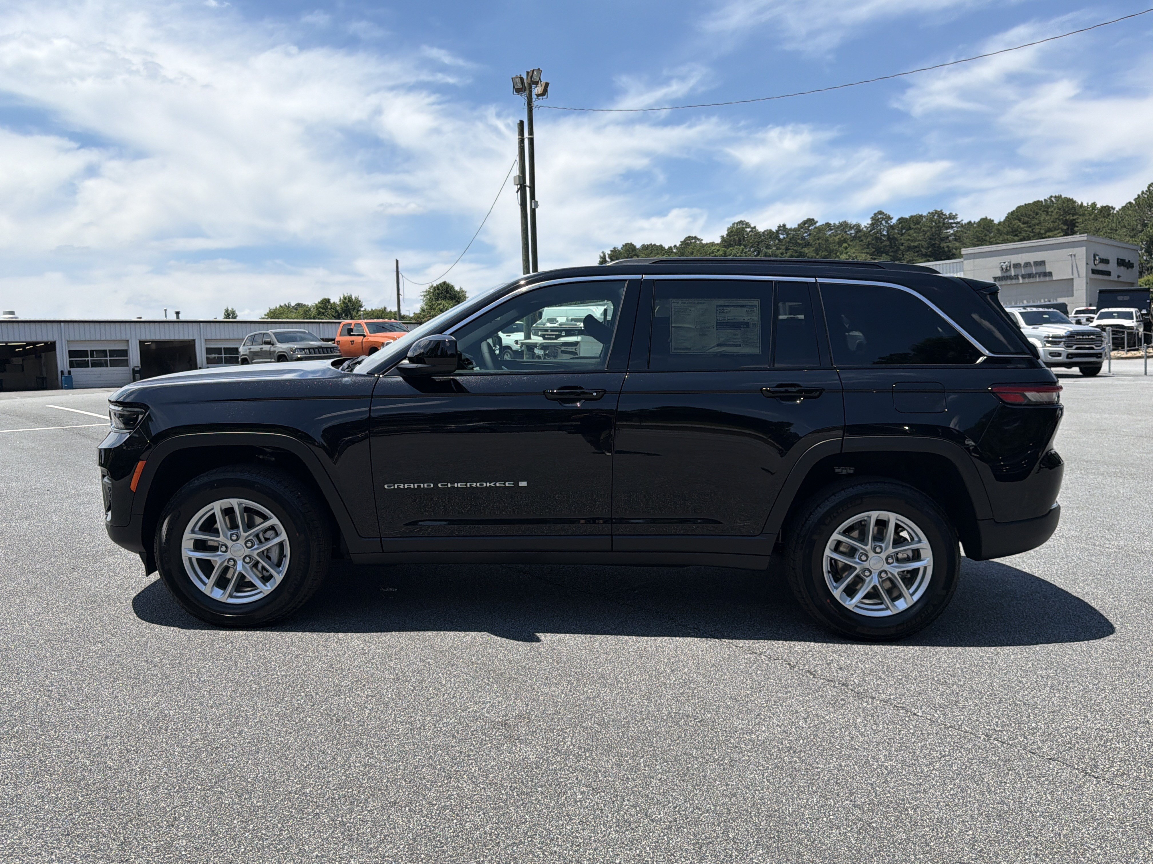 New 2026 Jeep Grand Cherokee Laredo RWD image 4