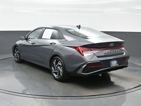 Used 2025 Hyundai Elantra Limited FWD image 4