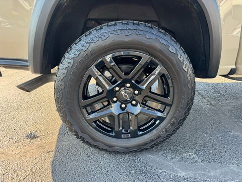 Used 2024 Chevrolet Colorado Trail Boss w/ Technology Package image 12