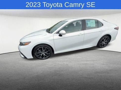 Used 2023 Toyota Camry SE AWD/4WD image 4