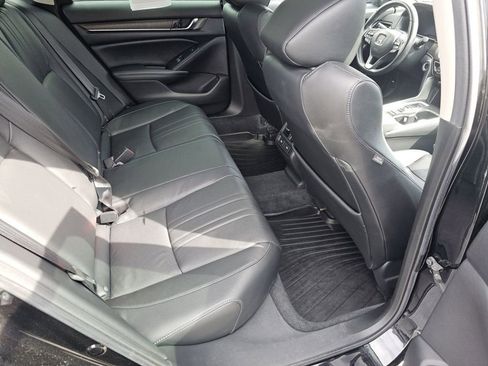 Used 2022 Honda Accord Touring image 5