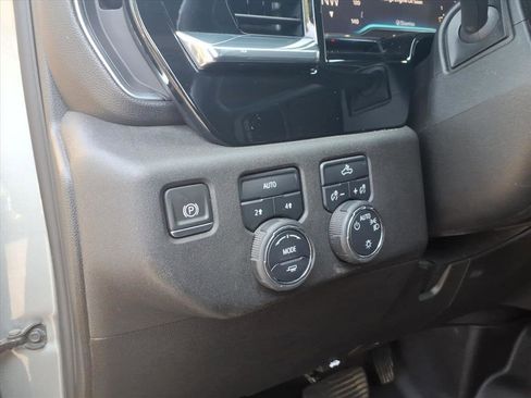 Used 2024 Chevrolet Silverado 1500 LT image 7