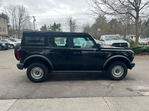 Used 2022 Ford Bronco Base 4D SUV image 6