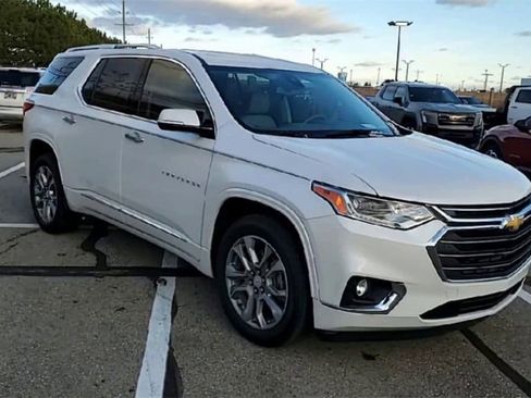 Used 2019 Chevrolet Traverse Premier w/ Driver Confidence II Package image 2