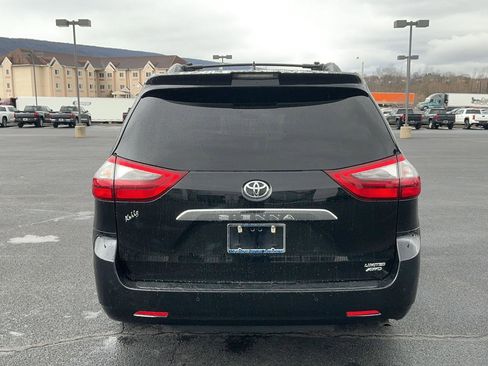 Used 2020 Toyota Sienna Limited Premium image 8