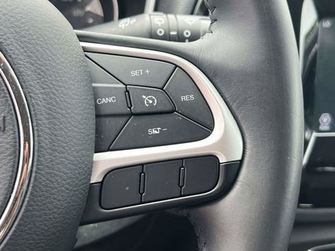 Used 2018 Jeep Compass Latitude w/ Popular Equipment Group AWD/4WD image 22