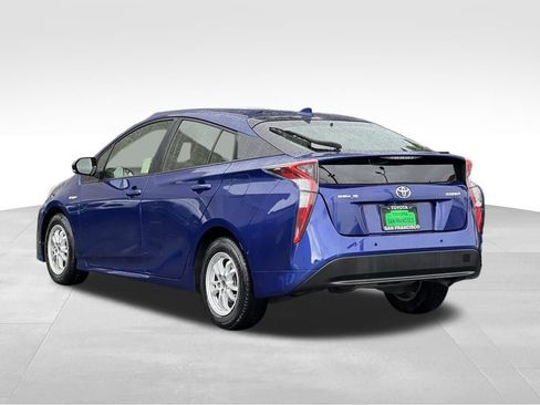 Certified 2018 Toyota Prius Three image 3