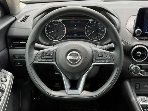 Used 2025 Nissan Sentra SV FWD image 28