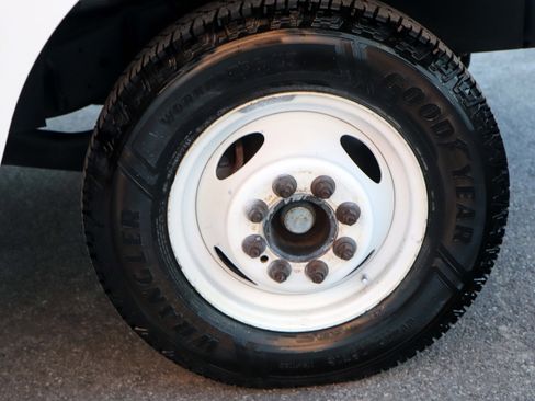 Used 2016 Ford E-350 and Econoline 350 Super Duty w/ A/C Prep Package image 26