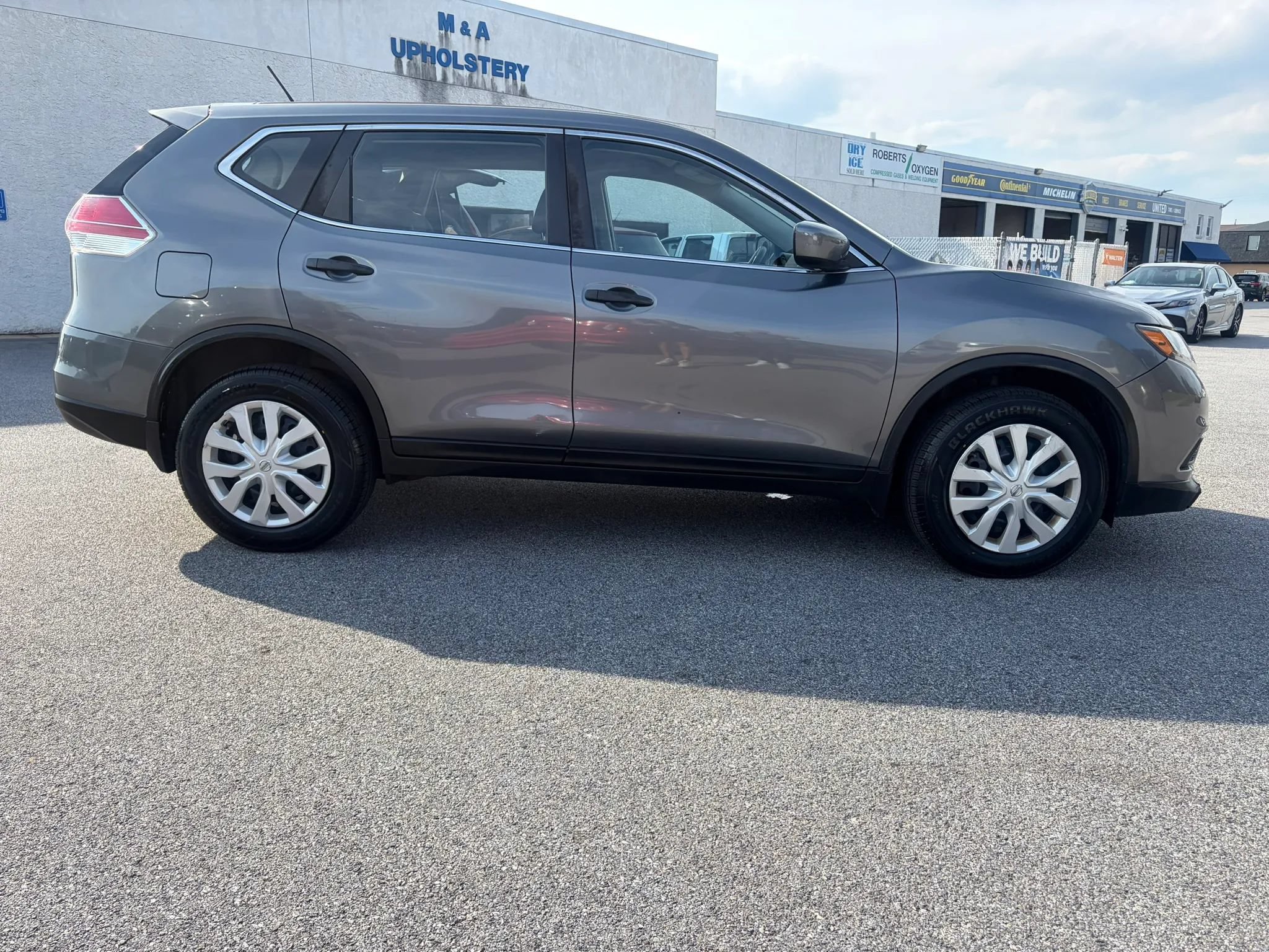 Used 2016 Nissan Rogue S AWD/4WD image 7