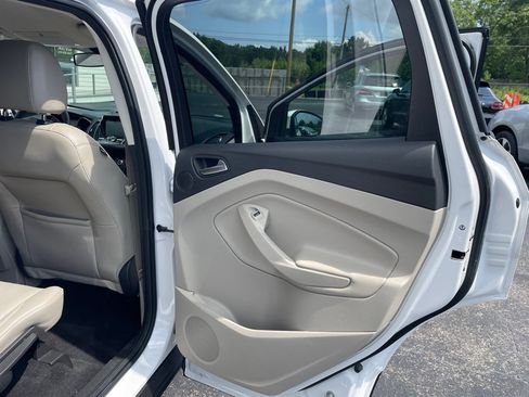 Used 2017 Ford Escape Titanium FWD image 18
