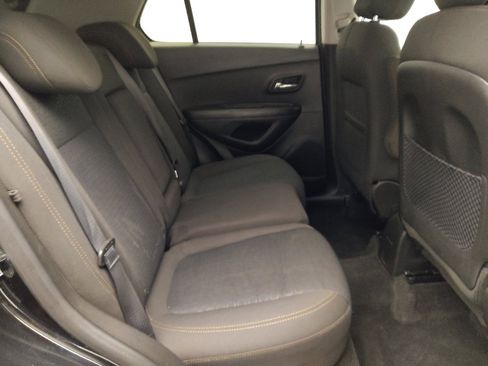 Used 2021 Chevrolet Trax LS w/ Tint and Cruise Package AWD/4WD image 19