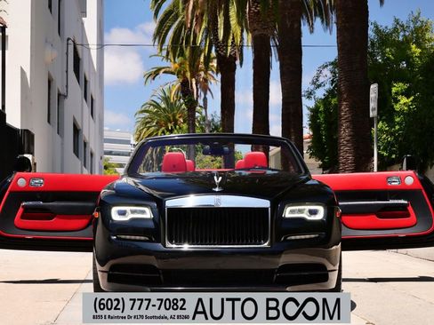 Used 2018 Rolls-Royce Dawn image 1