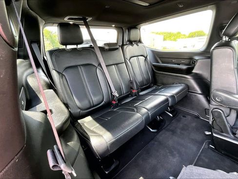 Used 2023 Jeep Wagoneer Series III w/ Premium Group I AWD/4WD image 28