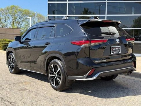 Used 2022 Toyota Highlander XSE FWD image 6
