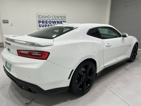 Used 2016 Chevrolet Camaro SS image 8