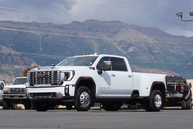 Used 2026 GMC Sierra 3500 Denali w/ Denali Reserve Package AWD/4WD image 3