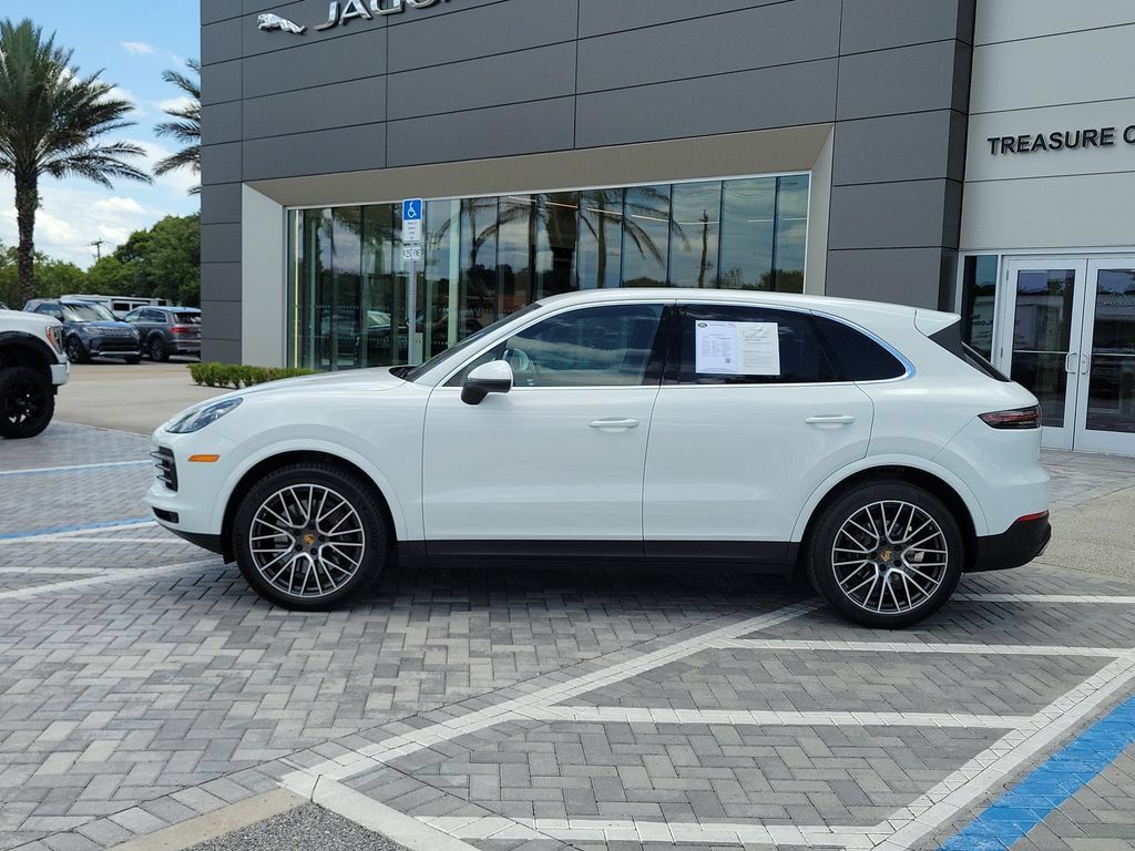 Used 2022 Porsche Cayenne AWD/4WD image 2