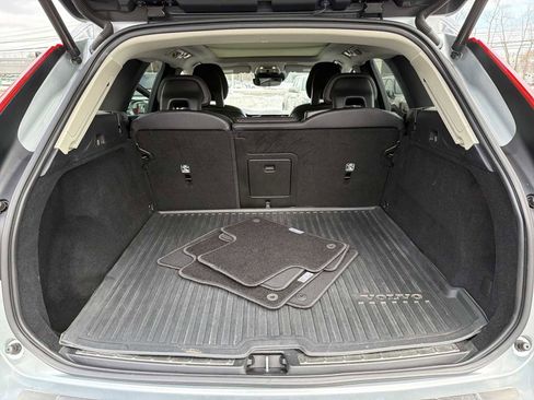 Used 2018 Volvo XC60 T5 Momentum w/ Advanced Package image 33