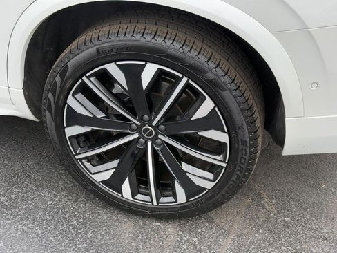 Certified 2025 Volvo XC90 B6 Plus image 8