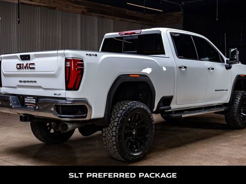 Used 2025 GMC Sierra 2500 SLT w/ SLT Premium Package image 10
