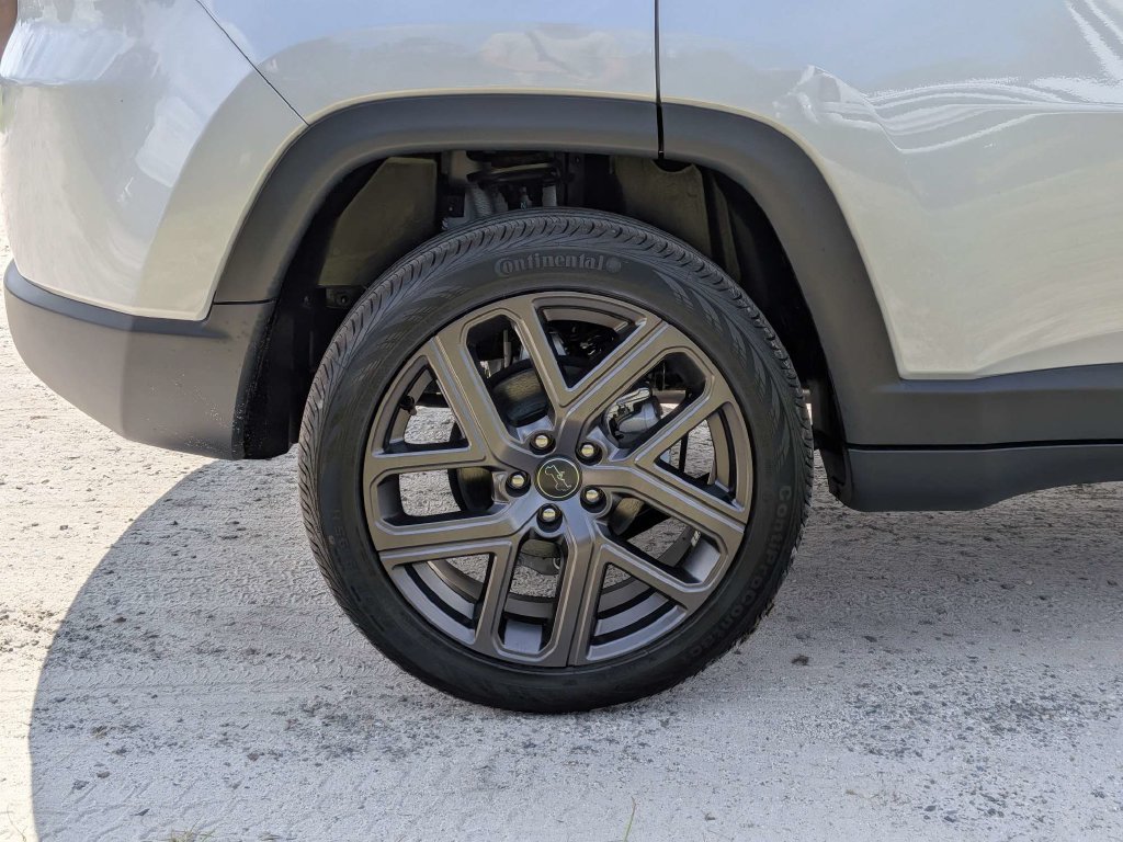 New 2026 Jeep Compass Latitude AWD/4WD image 12