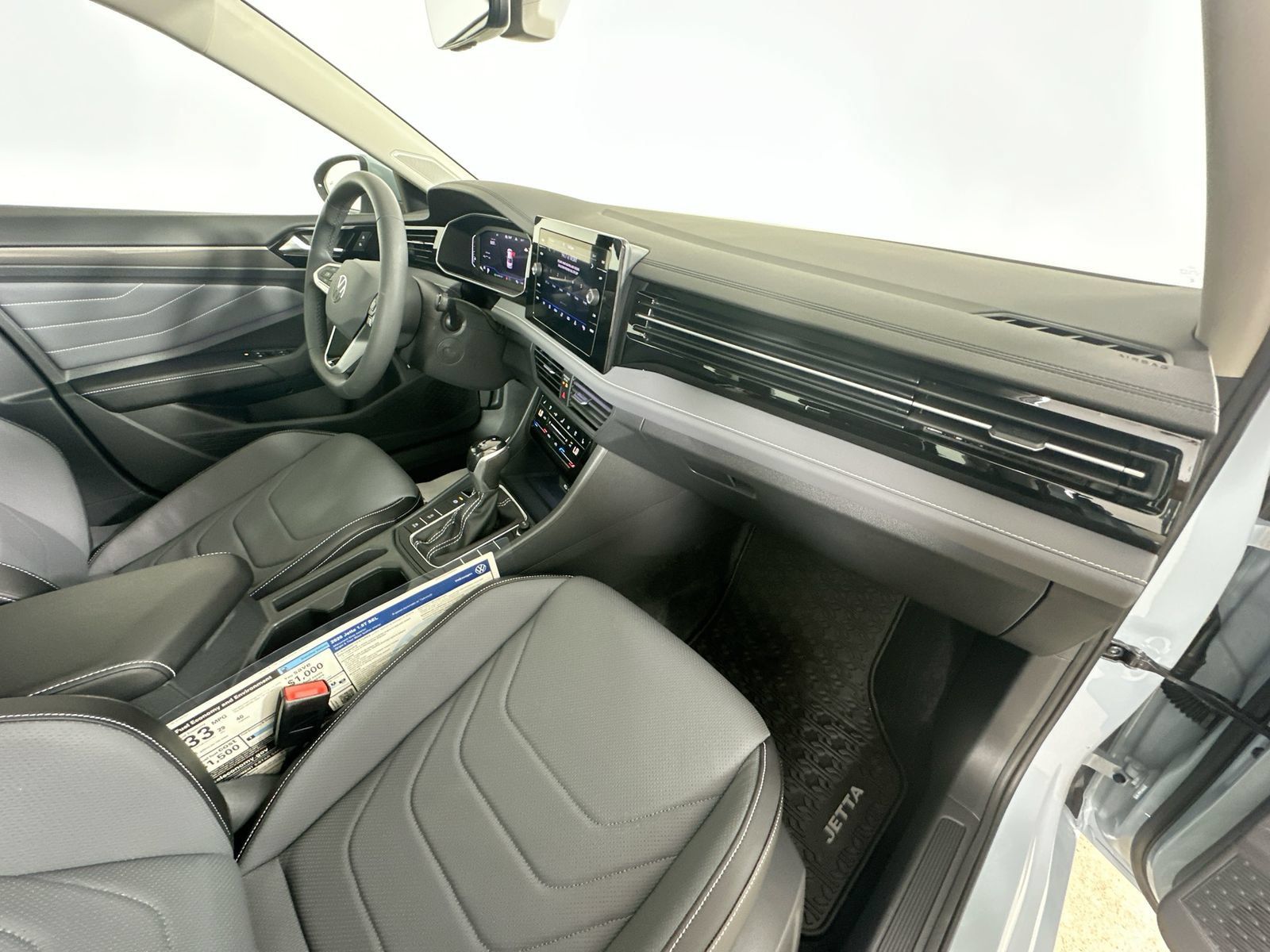 Used 2026 Volkswagen Jetta SEL FWD image 43