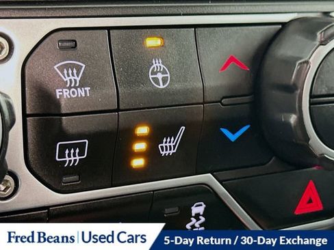 Used 2022 Jeep Wrangler Unlimited Sahara w/ Cold Weather Group AWD/4WD image 22